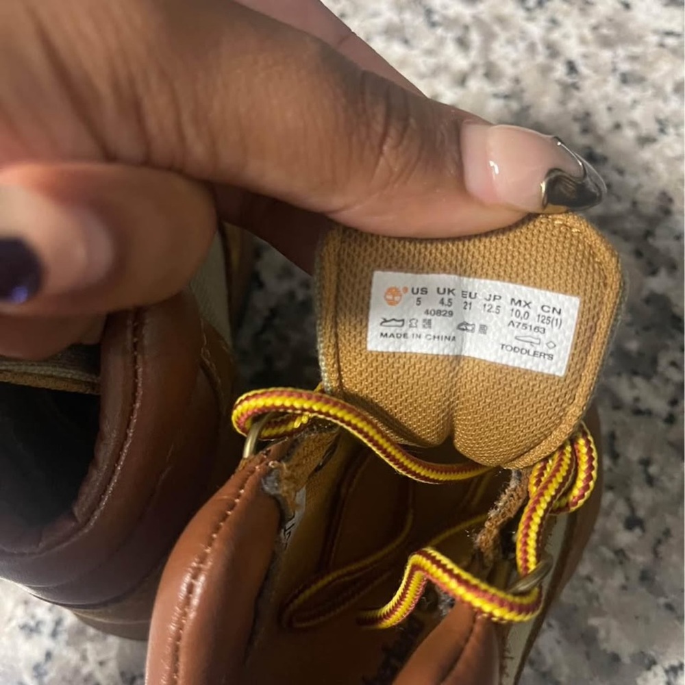 FLASH SALE! Timberland Brown Hiking Boots Sturdy Outdoor Design - Picture 5 of 5